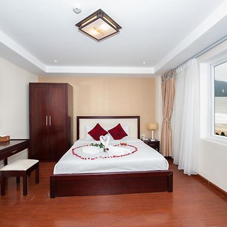 Truong Son Tung 1 - Beautiful Beach Hotel Da Nang Bilik gambar