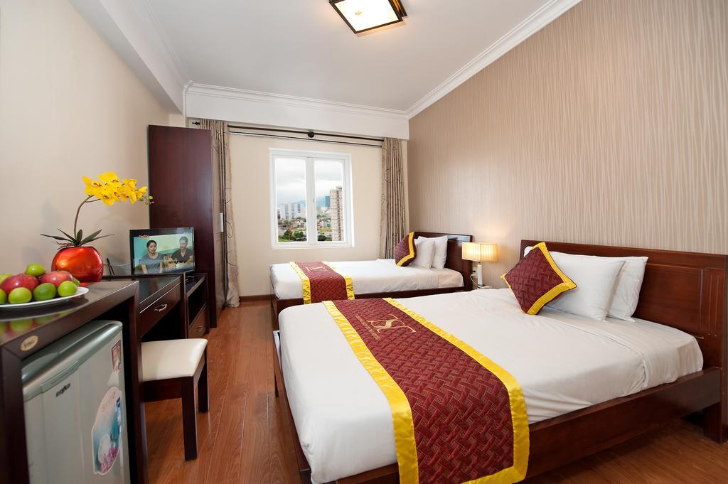 Truong Son Tung 1 - Beautiful Beach Hotel Da Nang Bilik gambar