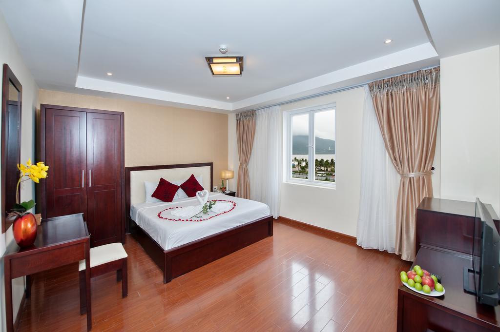 Truong Son Tung 1 - Beautiful Beach Hotel Da Nang Bilik gambar