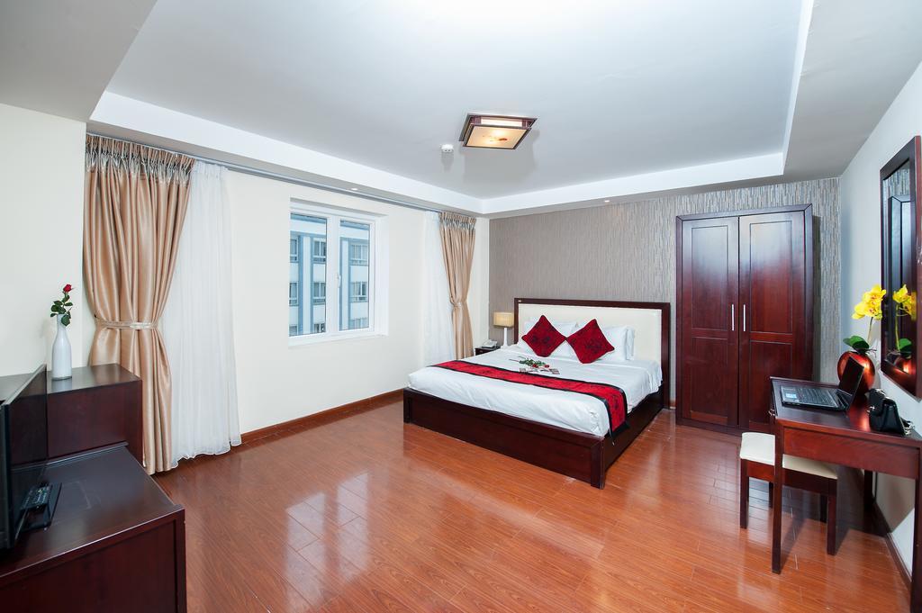 Truong Son Tung 1 - Beautiful Beach Hotel Da Nang Bilik gambar