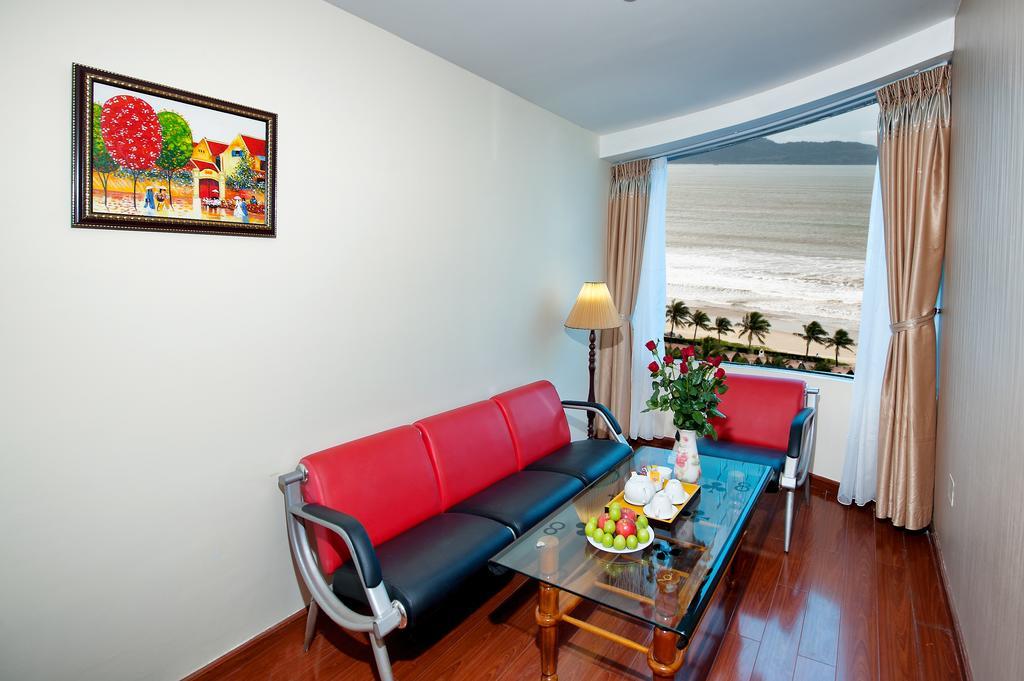 Truong Son Tung 1 - Beautiful Beach Hotel Da Nang Bilik gambar
