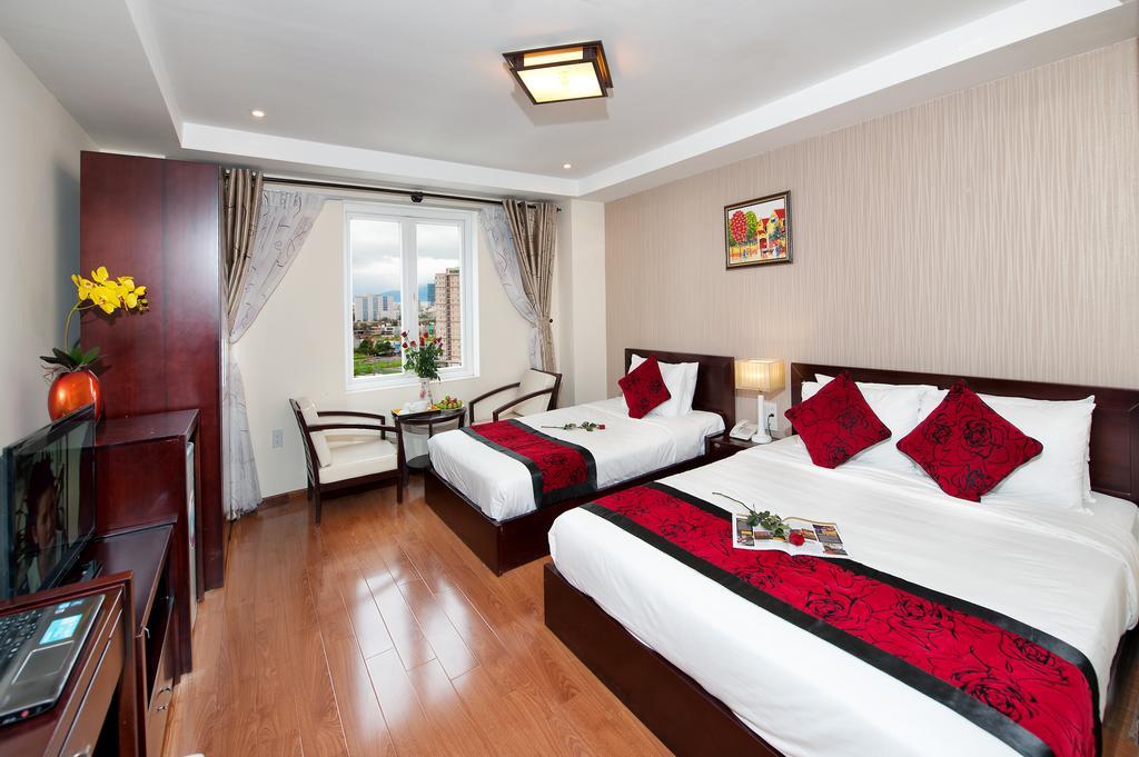Truong Son Tung 1 - Beautiful Beach Hotel Da Nang Bilik gambar